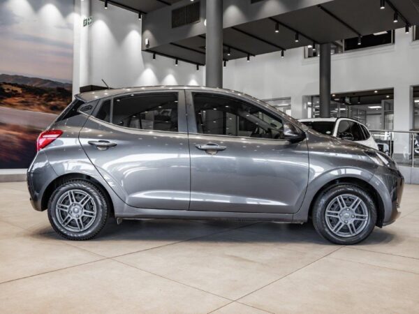 Image of a Hyundai Grand i10 1.0 Fluid showcasing its sporty design and features.