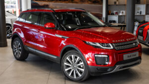 Image of a Land Rover Range Rover Evoque 2.0 TD4 SE showcasing its sleek design and modern features.