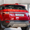 Image of a Land Rover Range Rover Evoque 2.0 TD4 SE showcasing its sleek design and modern features.